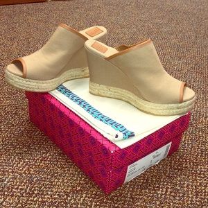 Tory Burch Neutral Tan Open Toe Canvas Wedge (9.5)
